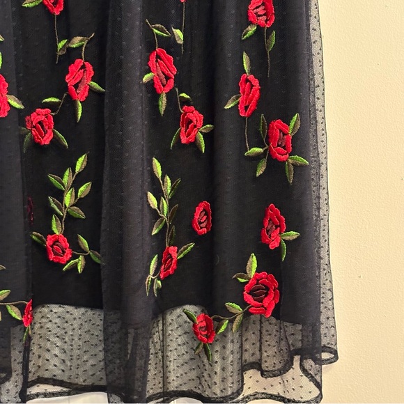 NWT Lovers & Friends Tulle Rose Embroidered Skirt - Picture 6 of 6